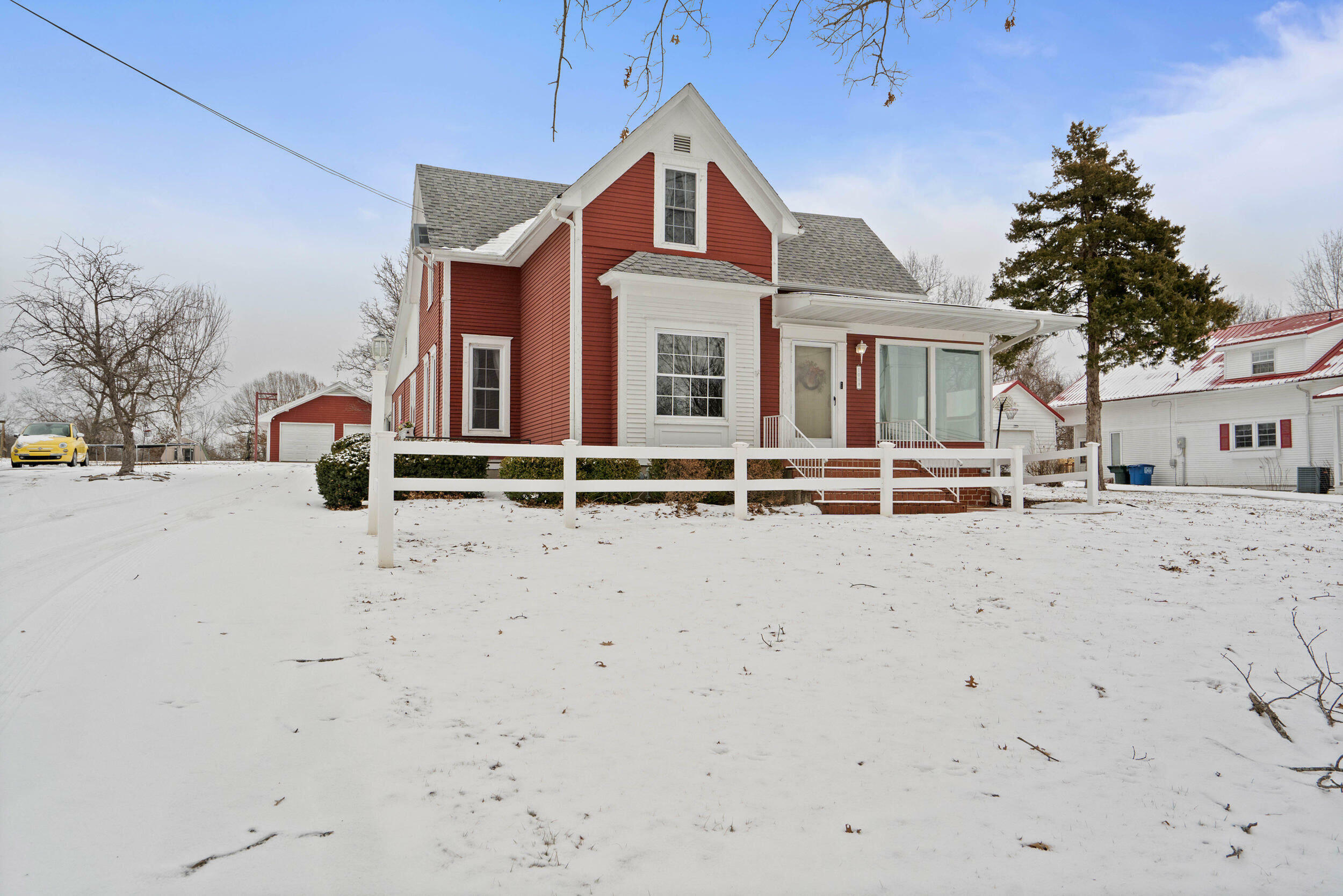 Property Photo:  1008 Wood Street  MO 65251 