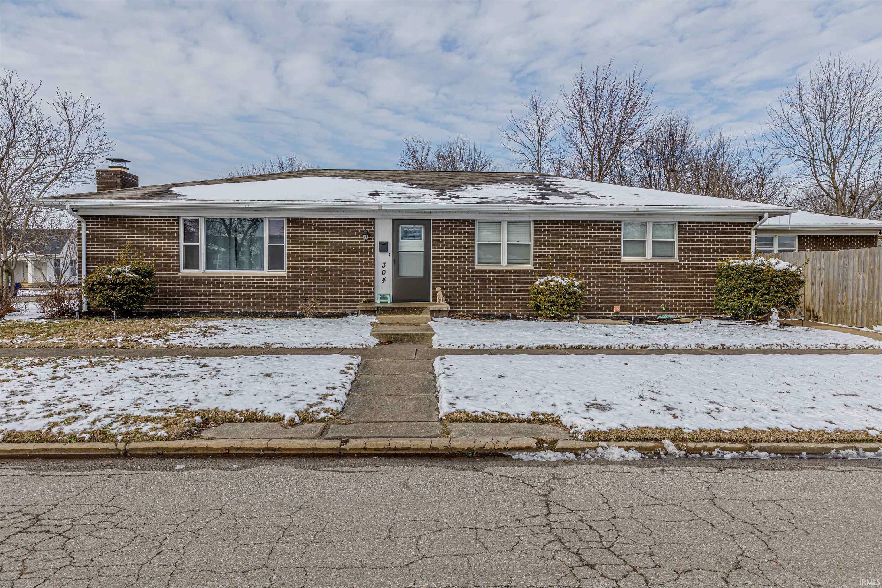 Property Photo:  304 E Indiana Street  IN 47670 