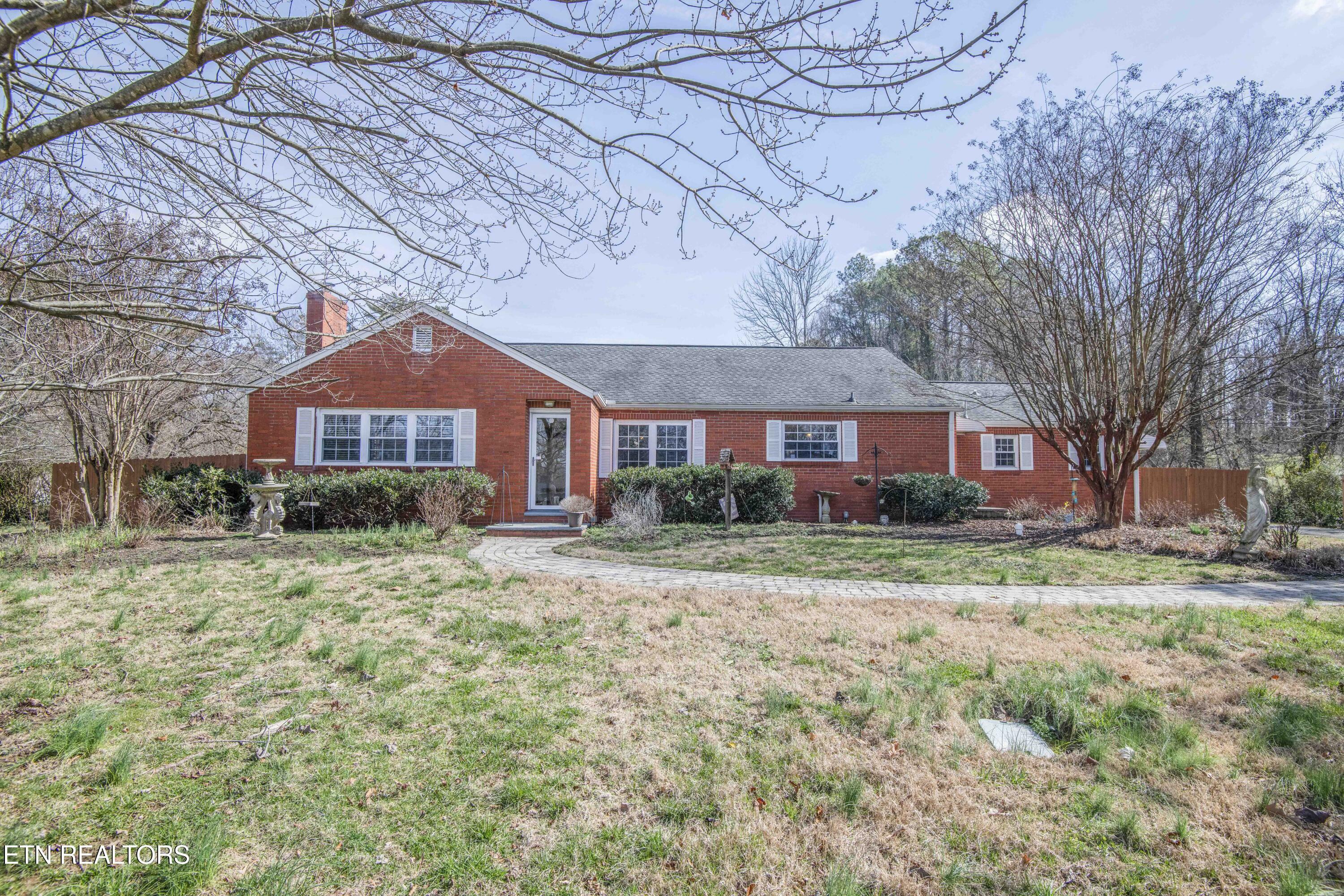 Property Photo:  228 Wakefield Rd  TN 37922 