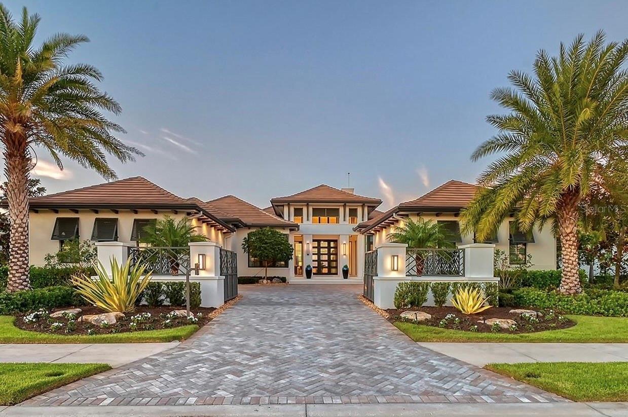 Property Photo: 14733 Como Circle FL 34202