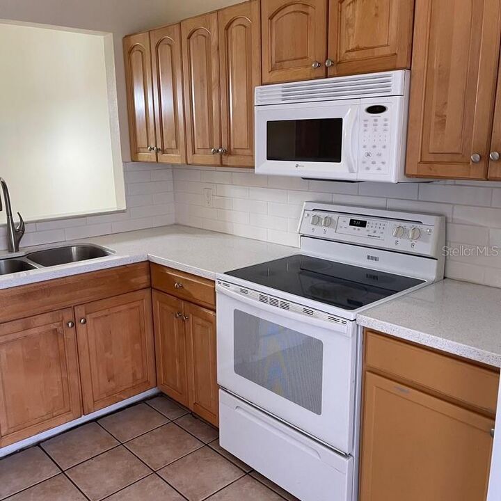 Property Photo: 817 Pebble Creek Circle 817 FL 32824