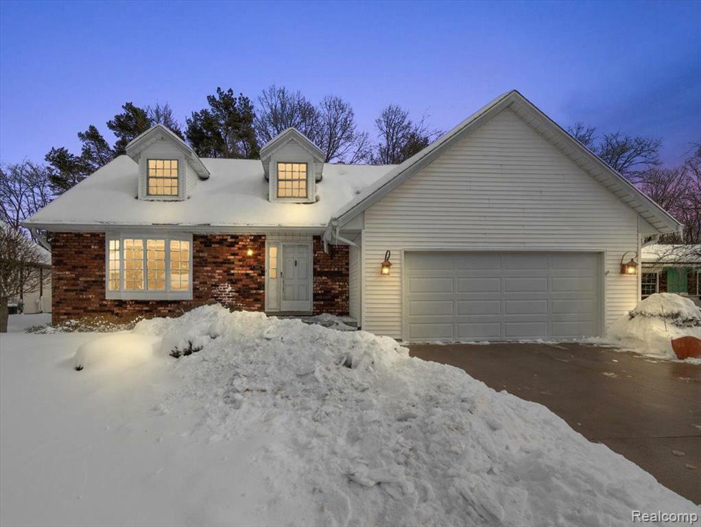 Property Photo:  3582 Old Farm Lane  MI 48059 4019 