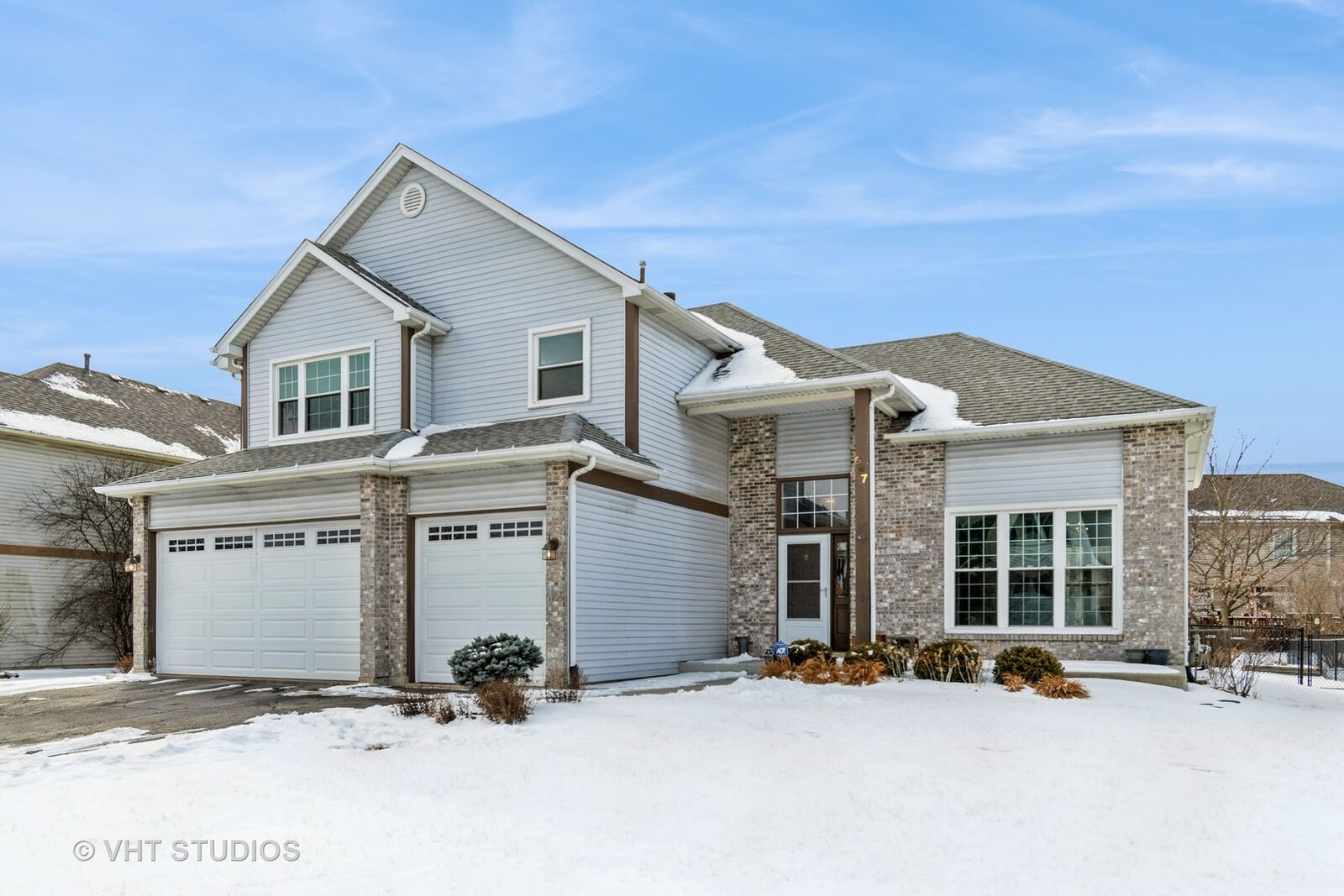 Property Photo:  697 Tall Grass Drive  IL 60440 