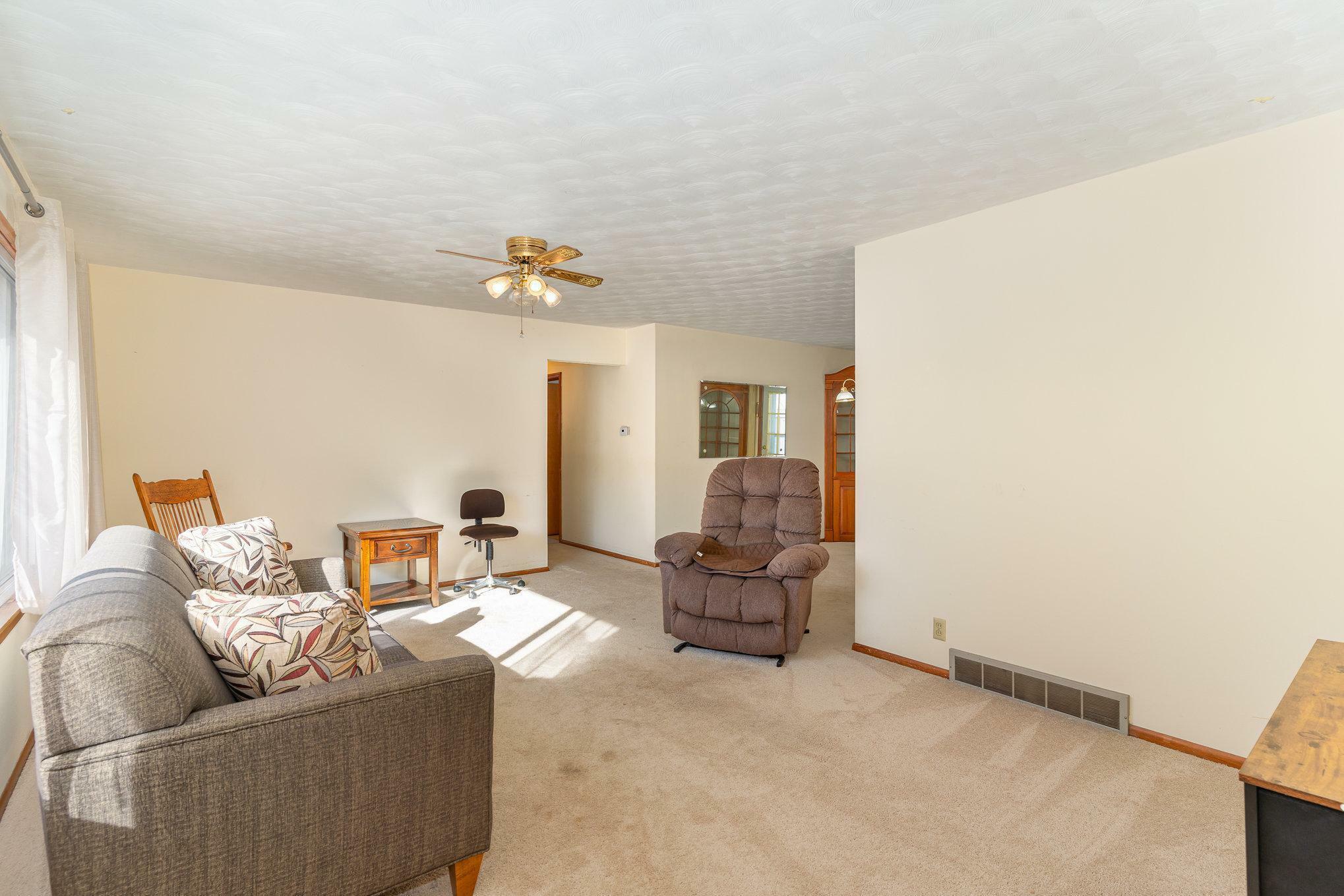 Property Photo:  2105 Emerald Lane  MN 55122 