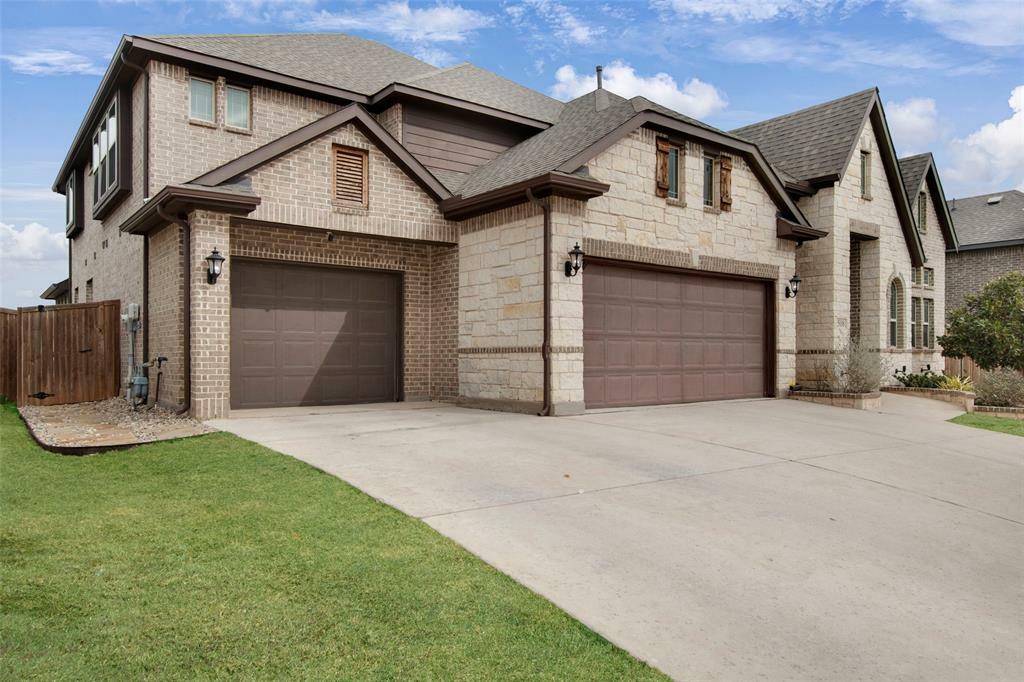 Property Photo:  508 Ranchwood Drive  TX 76247 