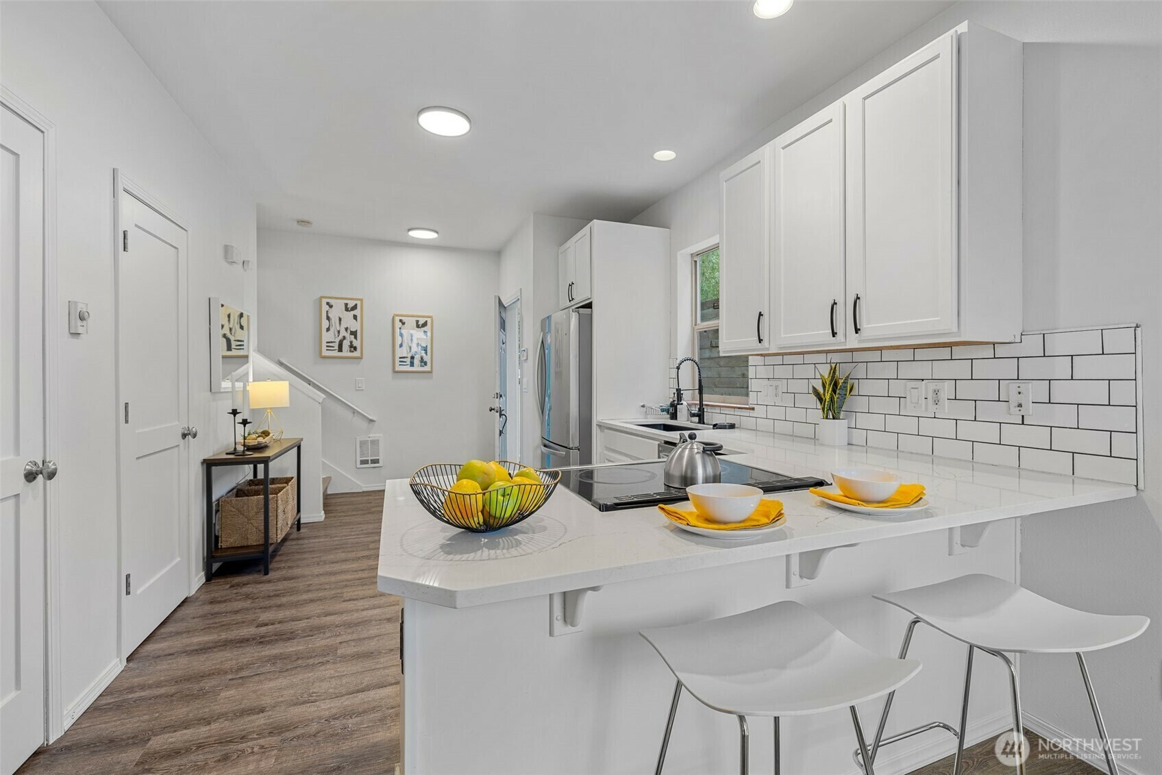 Property Photo: 4802 Delridge Way SW B WA 98106