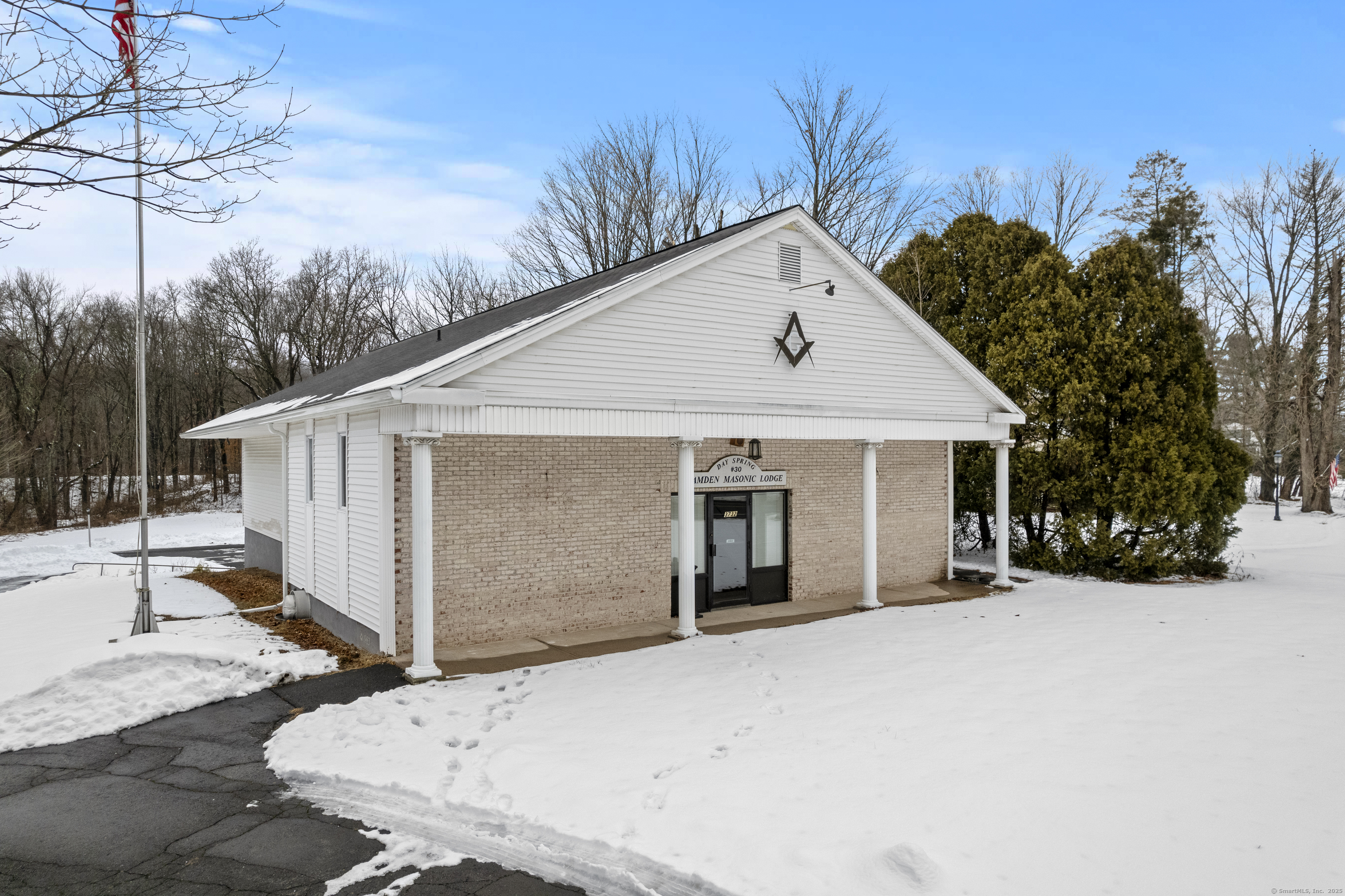 Property Photo: 3732 Whitney Avenue CT 06518