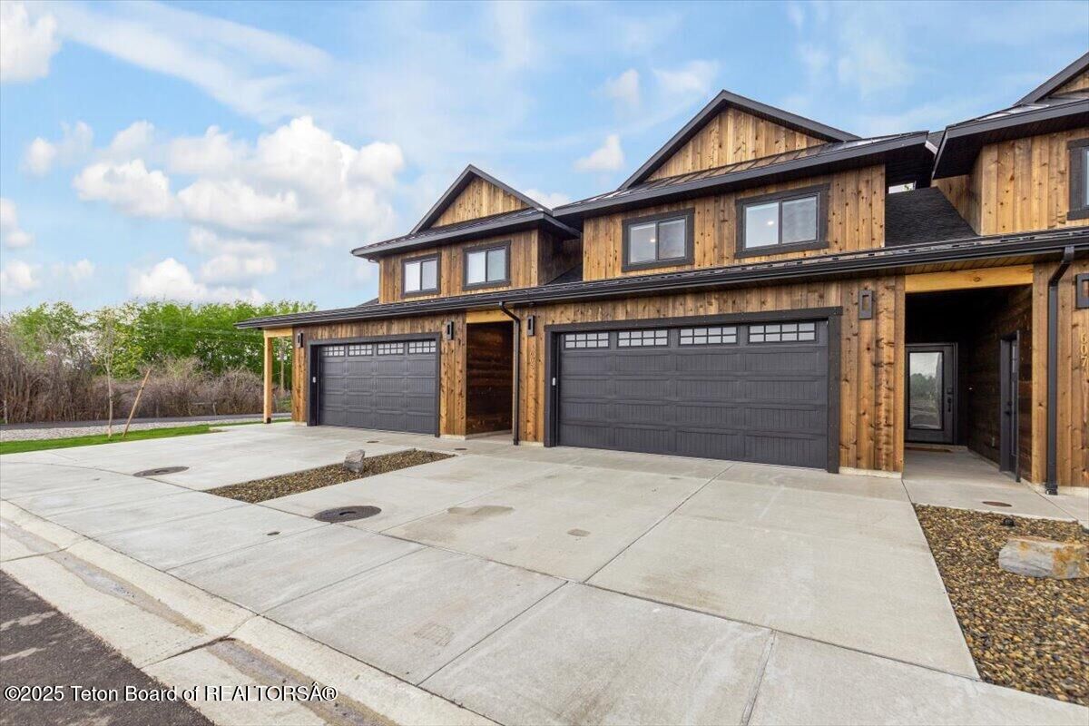 Property Photo:  603 Stone Peak Lp  ID 83422 