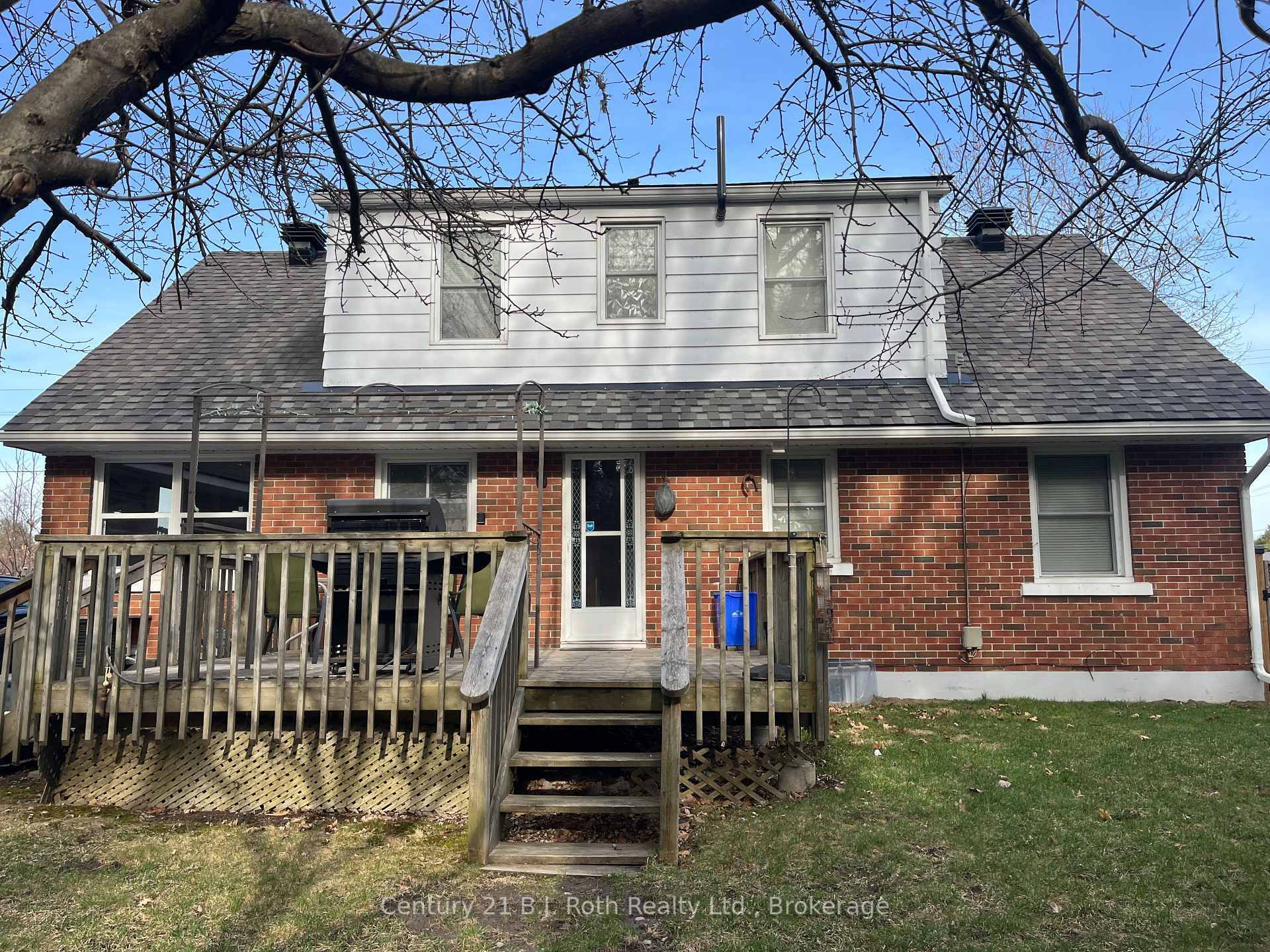 Photo de la propriété:  983 Clarence Street  ON P1B 3W1 