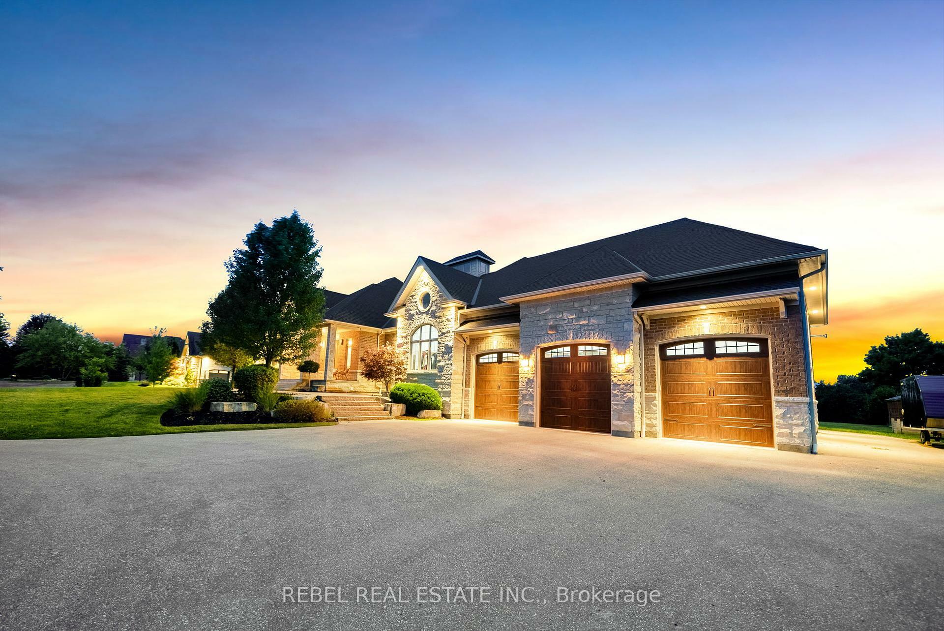 Property Photo: 27 Clyde Court ON L9L 2C9