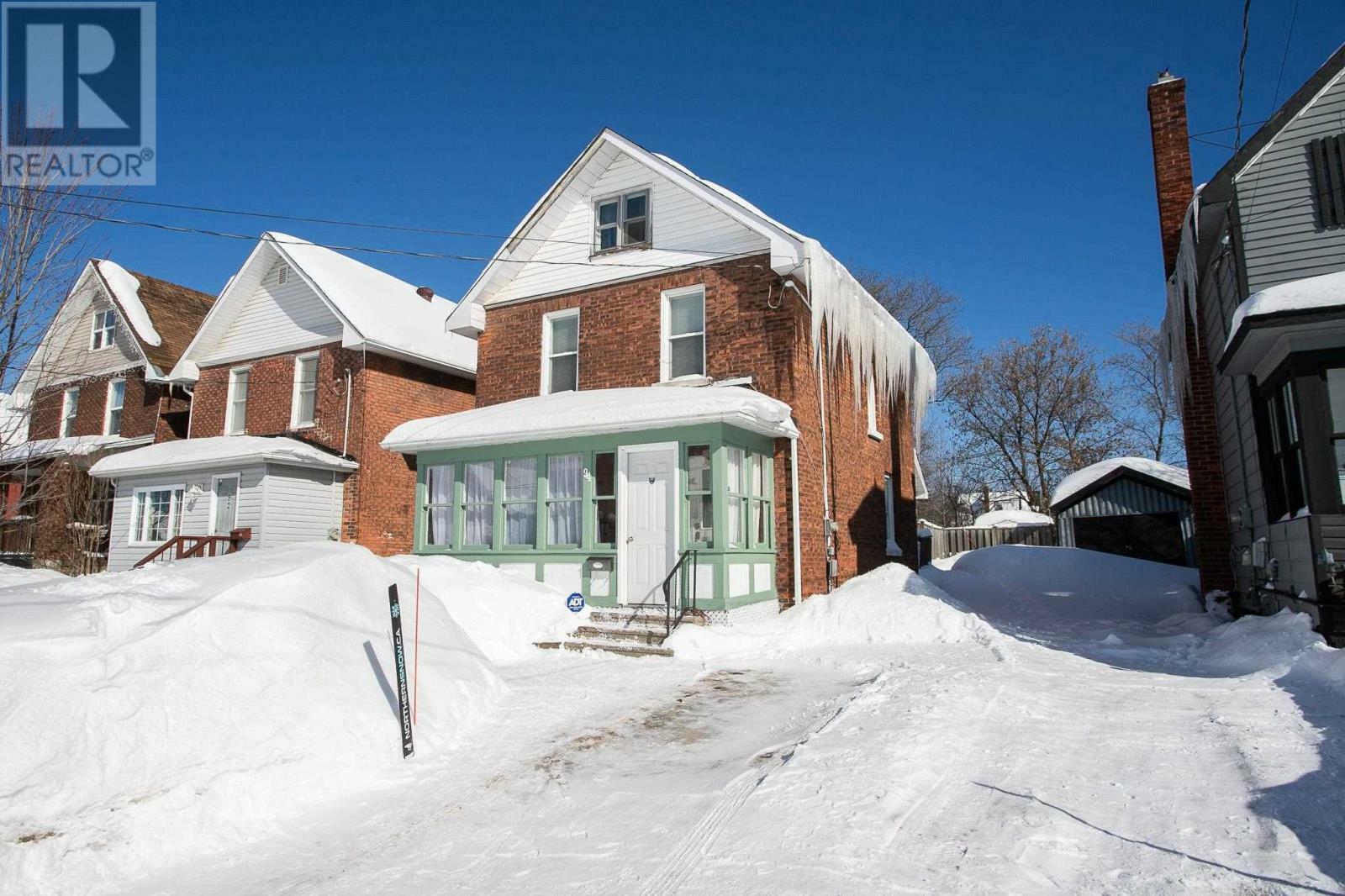 Property Photo:  94 London St  ON P6A 2S4 