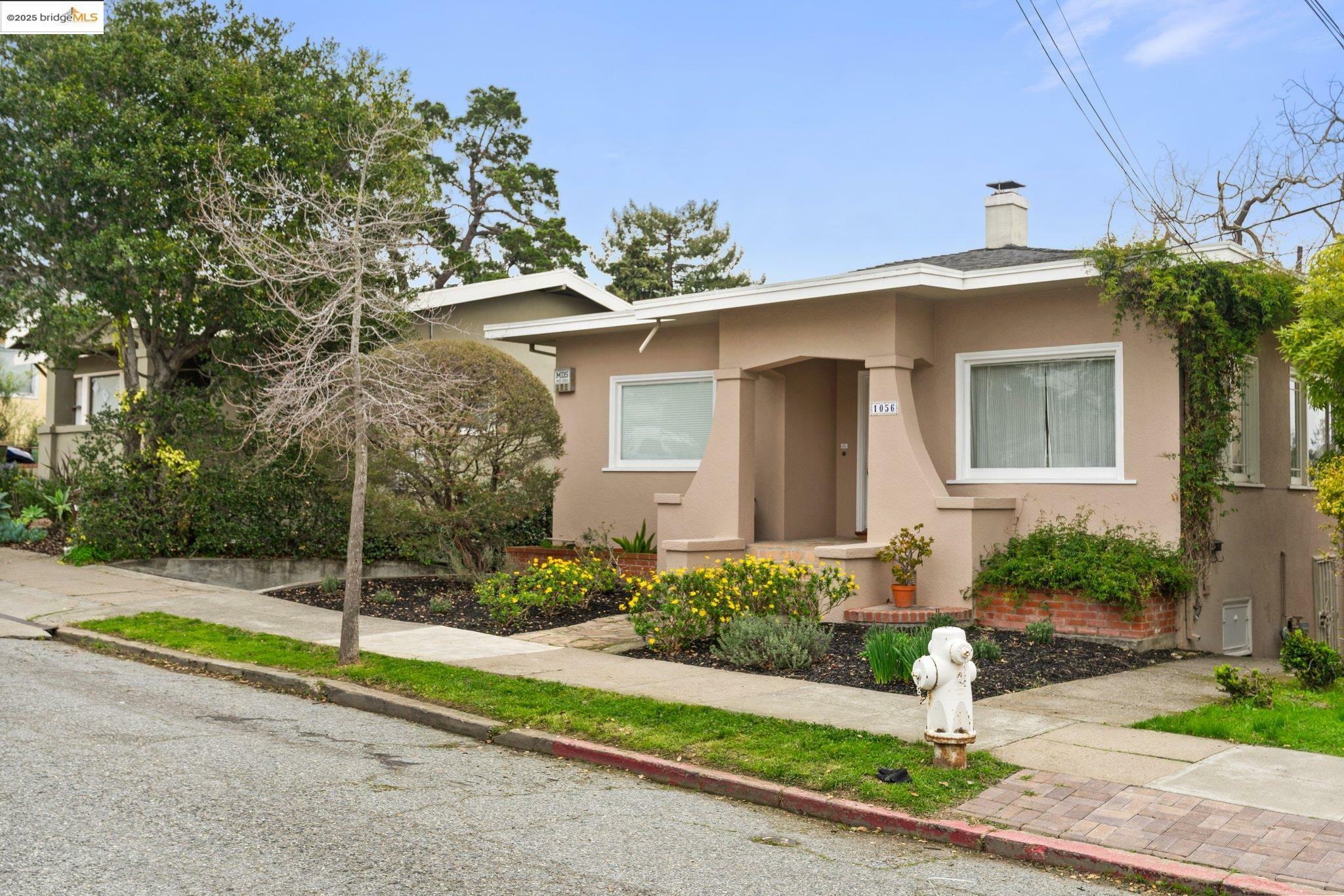 Property Photo:  1056 Warfield Ave  CA 94610 