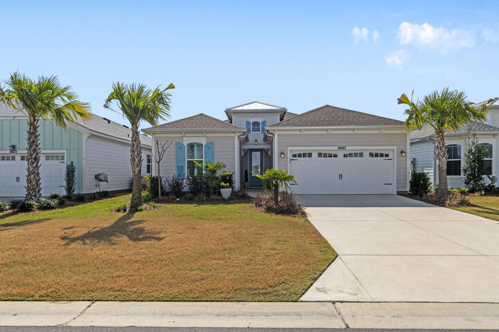 Property Photo: 8687 Coral Reef Way FL 32413