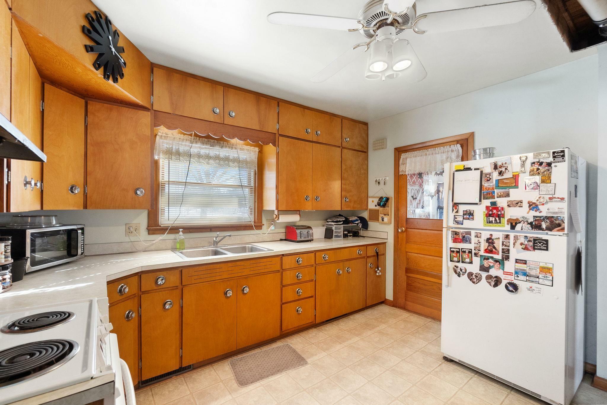 Property Photo: 300 W 6th Street IA 50674