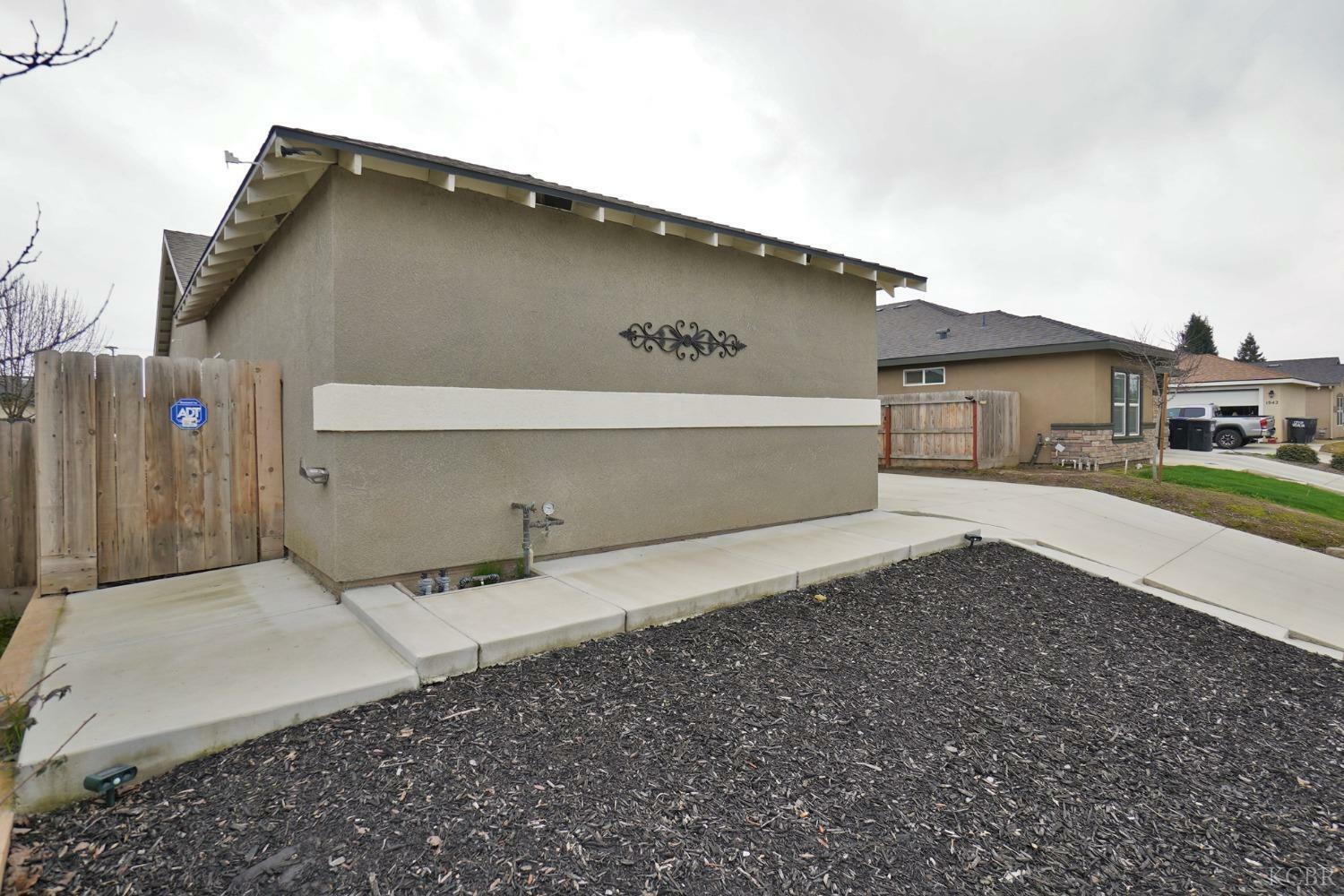 Property Photo: 2012 N Edison Street N CA 93292