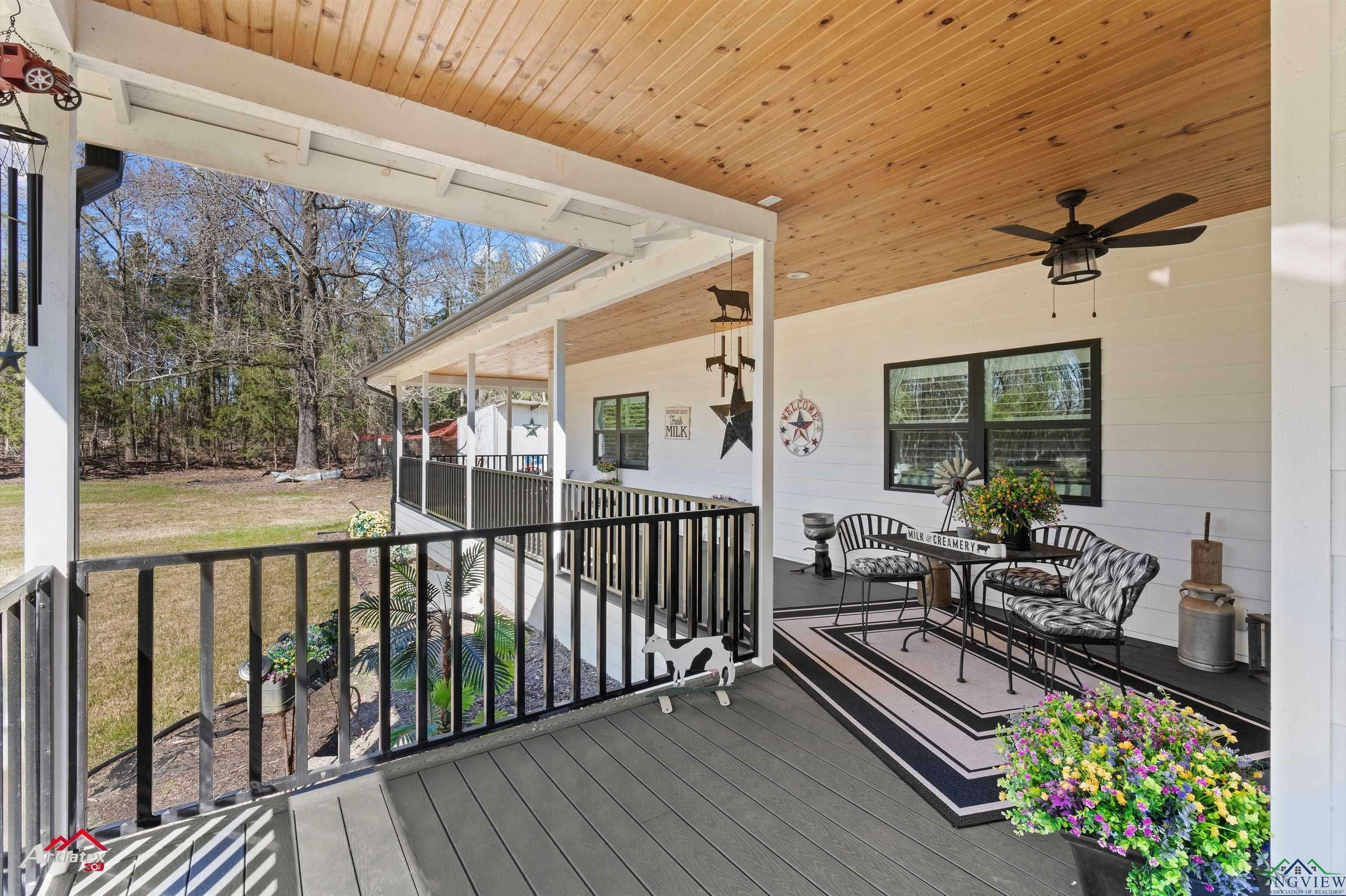 Property Photo: 6270 US Hwy 259 N TX 75568
