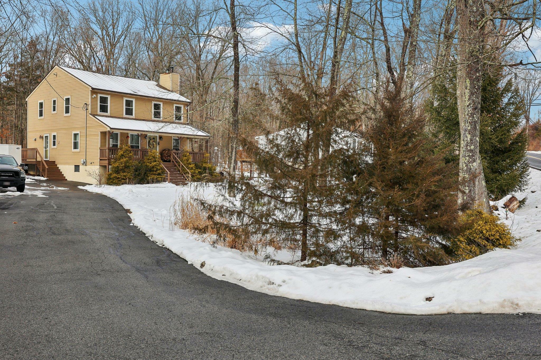 Property Photo:  9 Sarvis Lane  NY 12550 