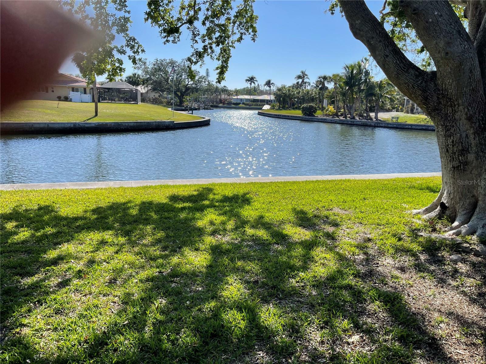 Property Photo:  822 Paradise Way  FL 34242 