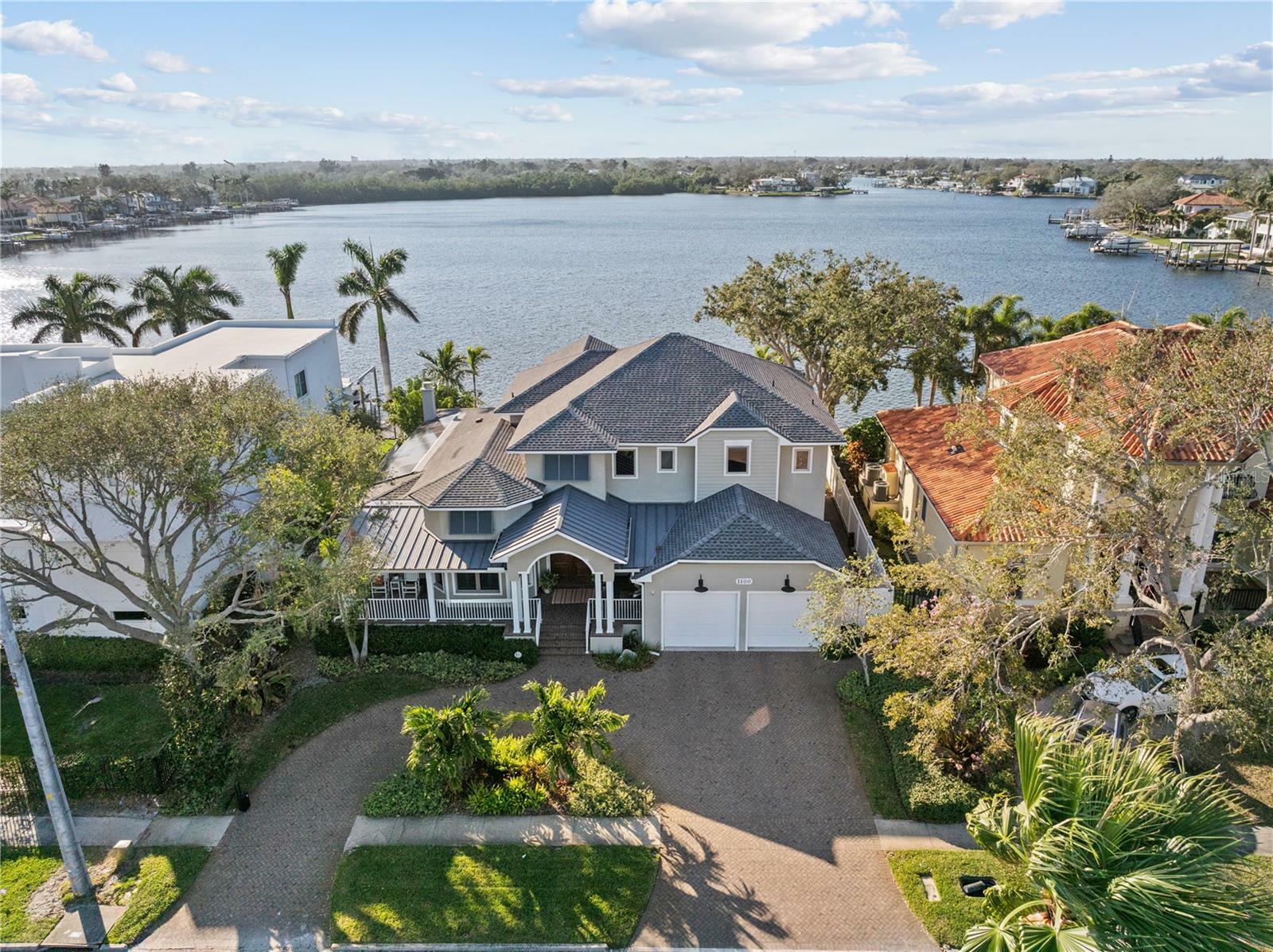 Property Photo: 1100 Cordova Boulevard NE FL 33704