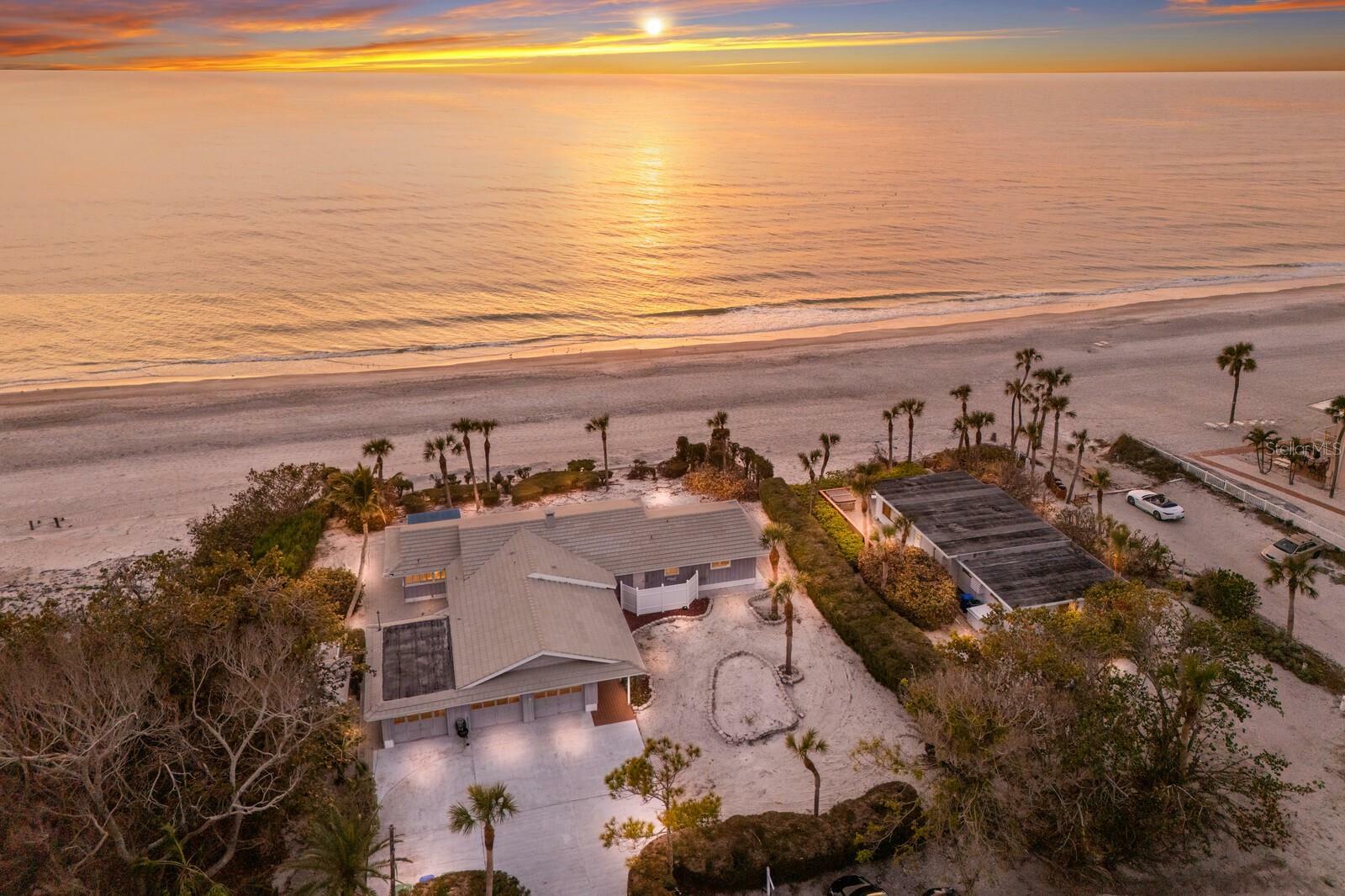 Property Photo: 3351 Gulf Of Mexico Drive FL 34228