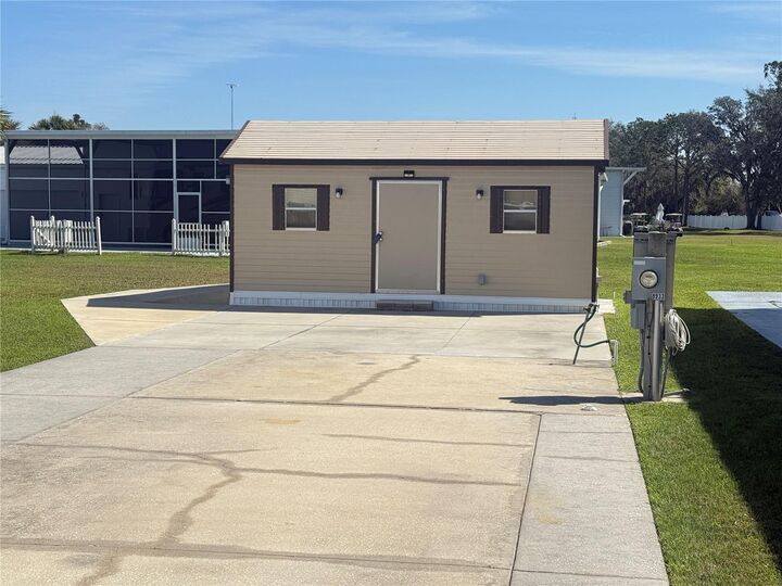 Property Photo: 8933 Southshore Court FL 33868