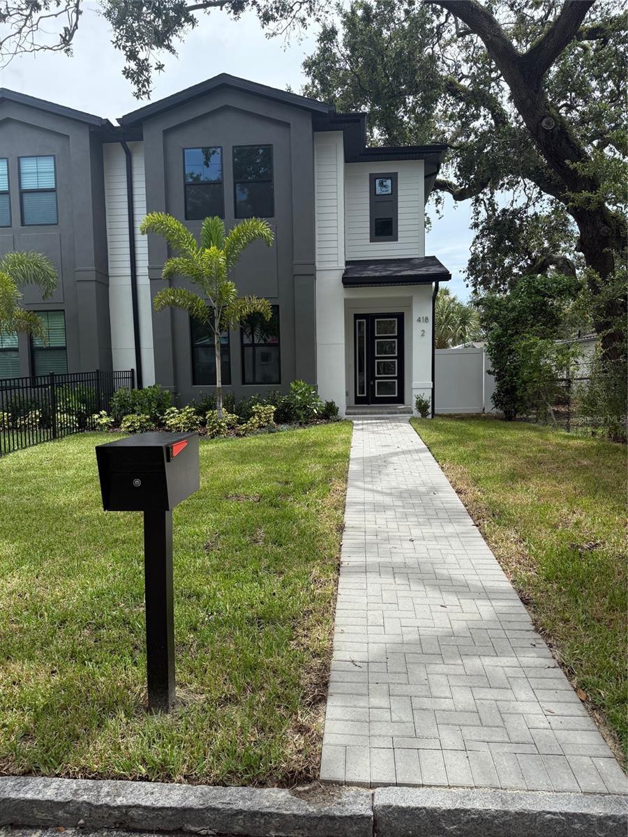 Property Photo: 418 W Frances Avenue 2 FL 33602