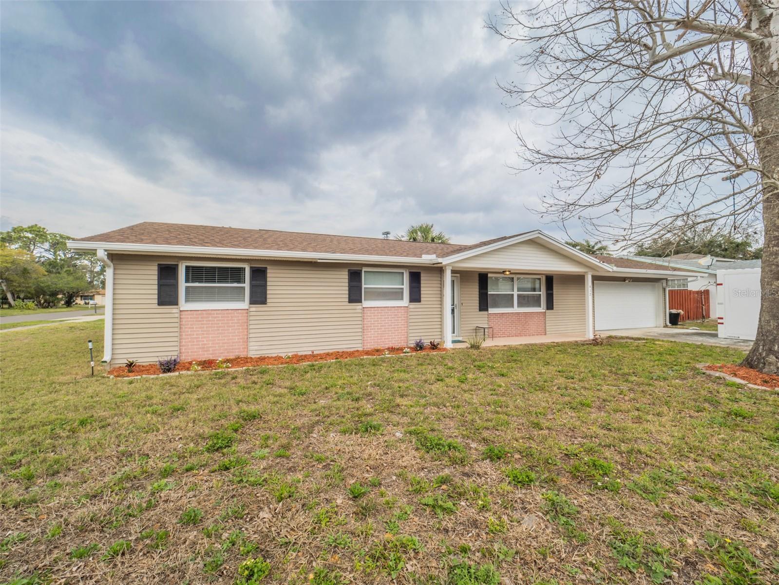 Property Photo: 412 Cherry Street FL 32119