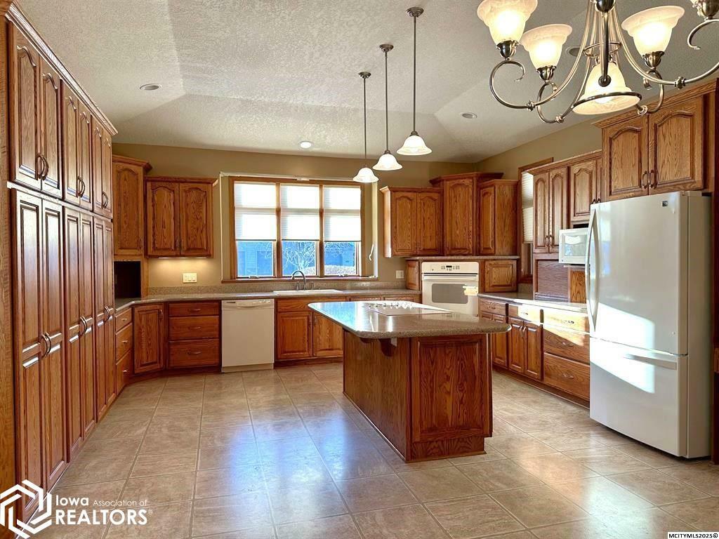 Property Photo: 322 Nature Court IA 50459