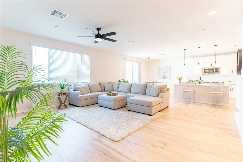Property Photo: 29112 Oak Grove Way CA 92530