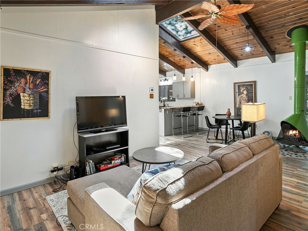 Property Photo: 1048 Mercury Way CA 92325