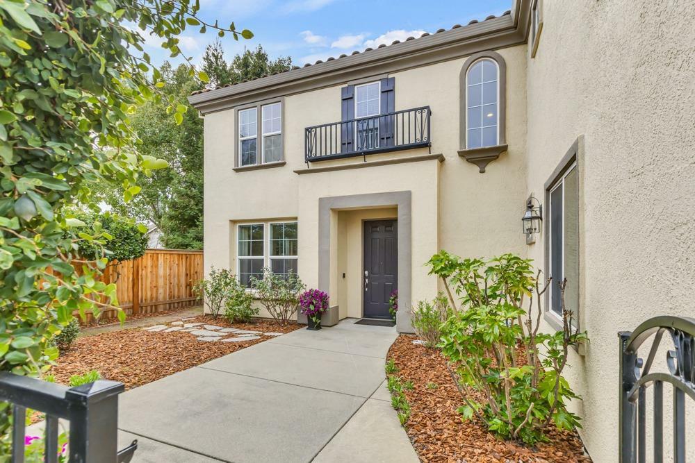 Property Photo:  109 Starwood Court  CA 95747 