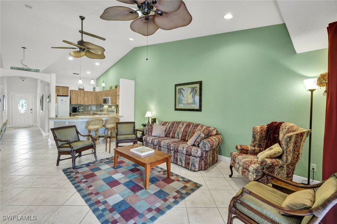 Property Photo: 1002 SE 13th Avenue FL 33990