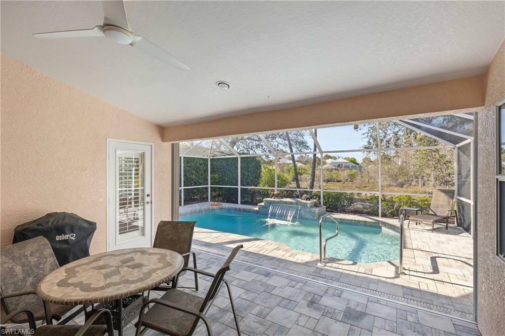 Property Photo:  1527 Whispering Oaks Cir  FL 34110 