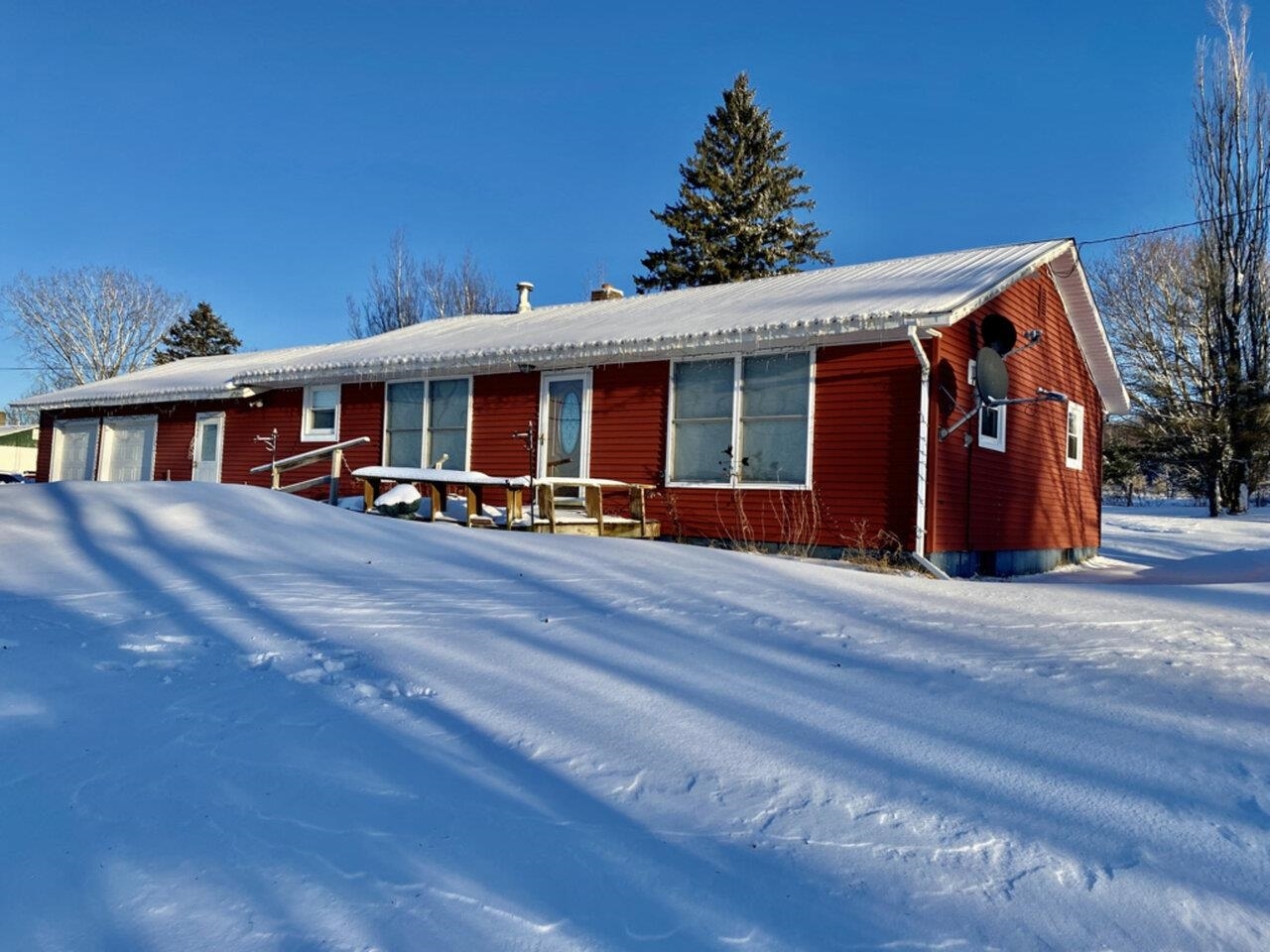 Property Photo:  242 East Sheldon Road  VT 05450-9759 