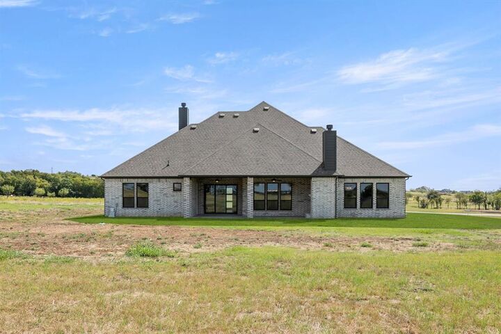 Property Photo: 1017 Lake Prairie Trail TX 76126