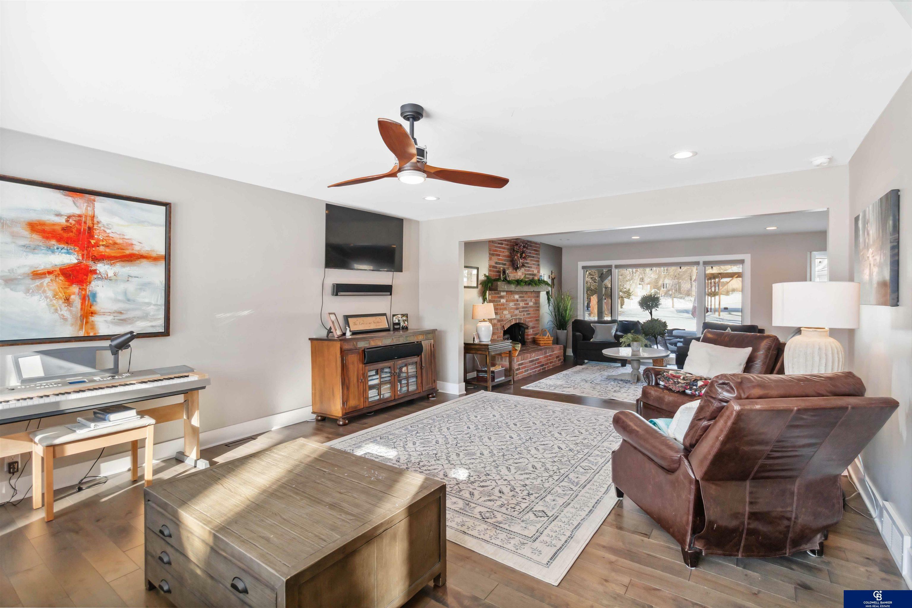 Property Photo: 5627 Oak Hills Drive NE 68137