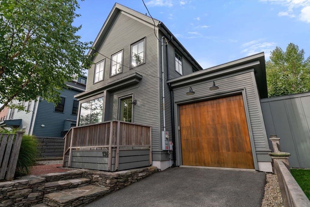 Property Photo:  136 Cushing St 136  MA 02138 