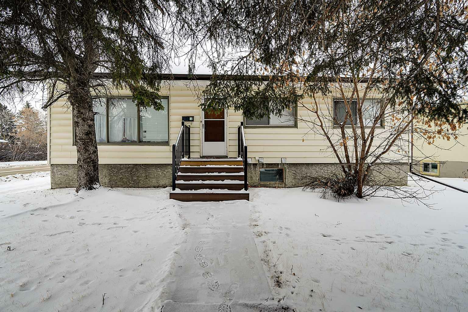 Property Photo:  4001 51 A Street  AB T4N 2B2 