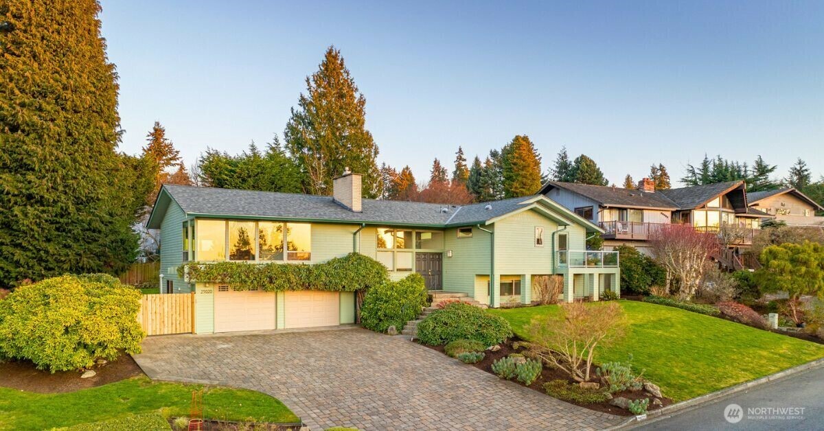 Property Photo: 29020 8th Avenue S WA 98003