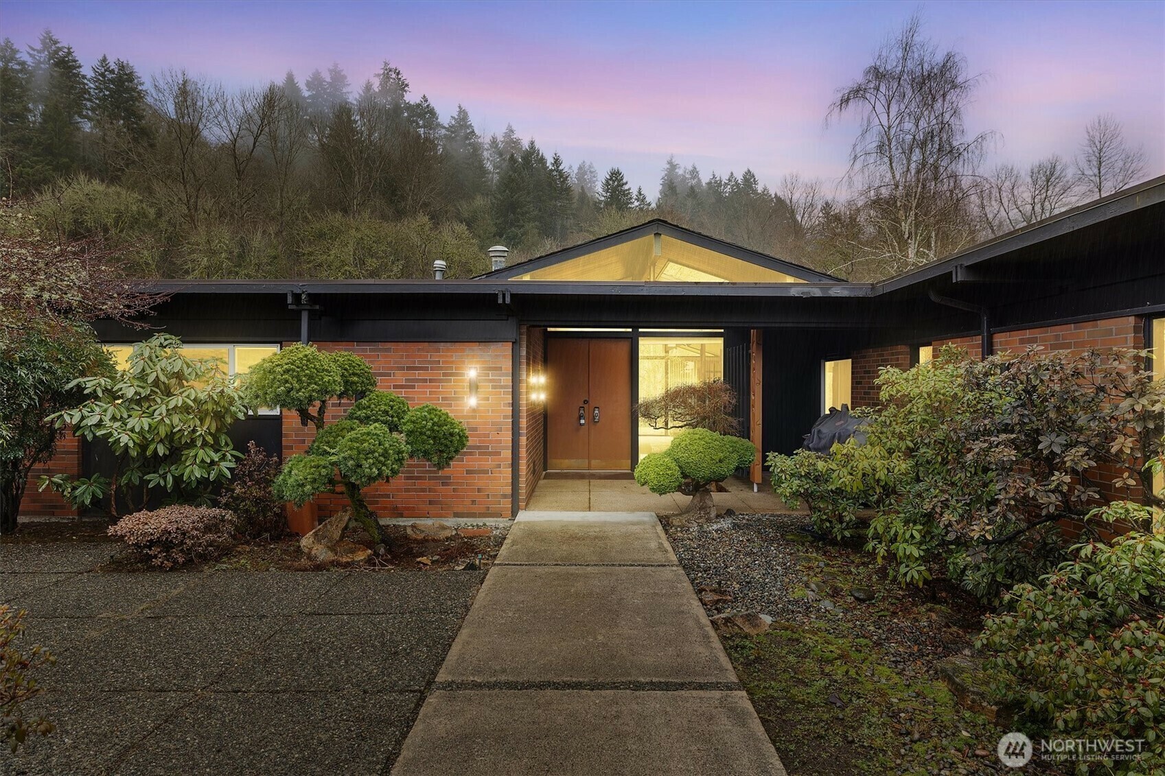 Property Photo:  16  Riverview Drive NE  WA 98002 