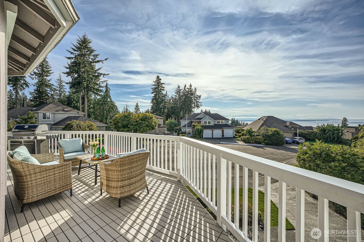 Property Photo:  6217  138 Place SW  WA 98026 