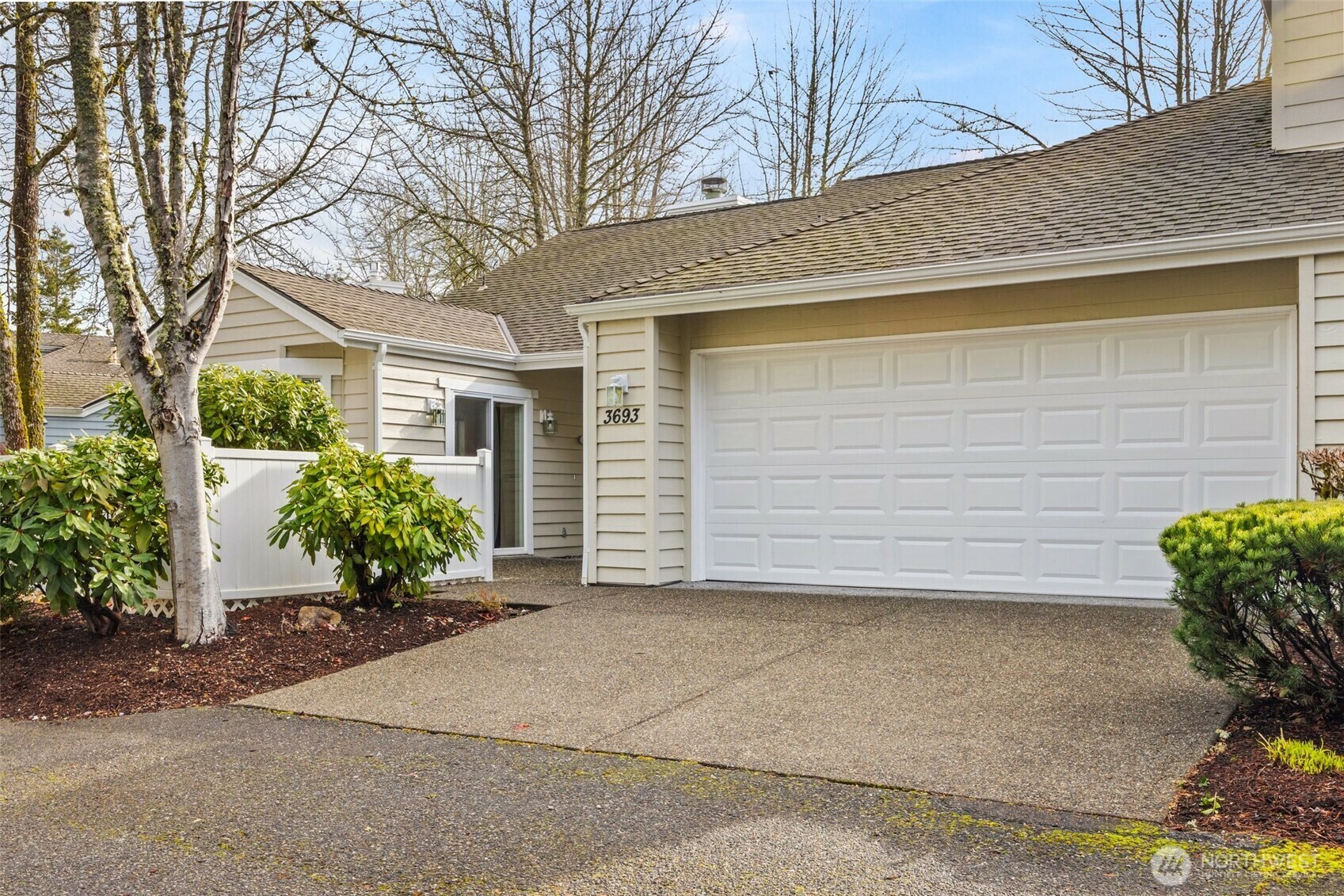 3693  224th Place SE 1341  Issaquah WA 98029 photo