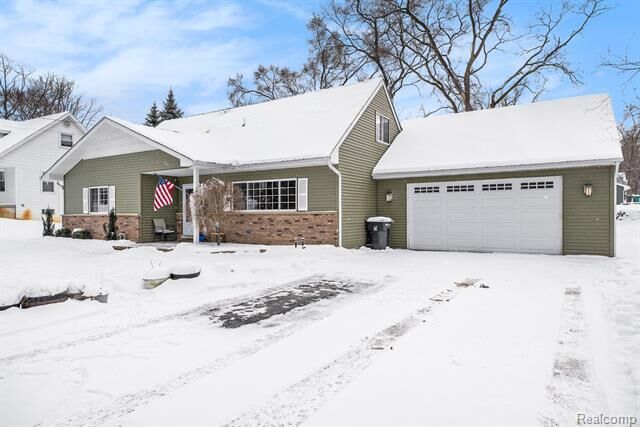 Property Photo:  109 E Caledonia Street  MI 48843 