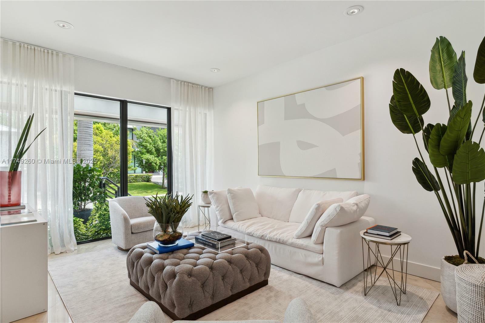 Property Photo: 762 Fernwood Rd FL 33149