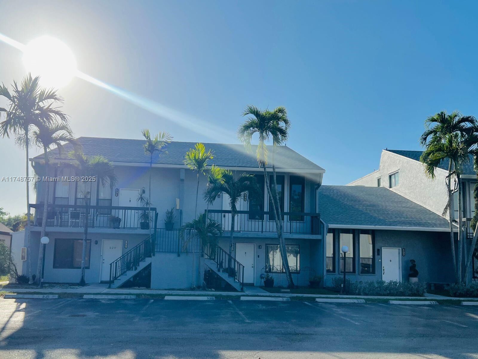 Property Photo: 535 N University Dr 73 FL 33324
