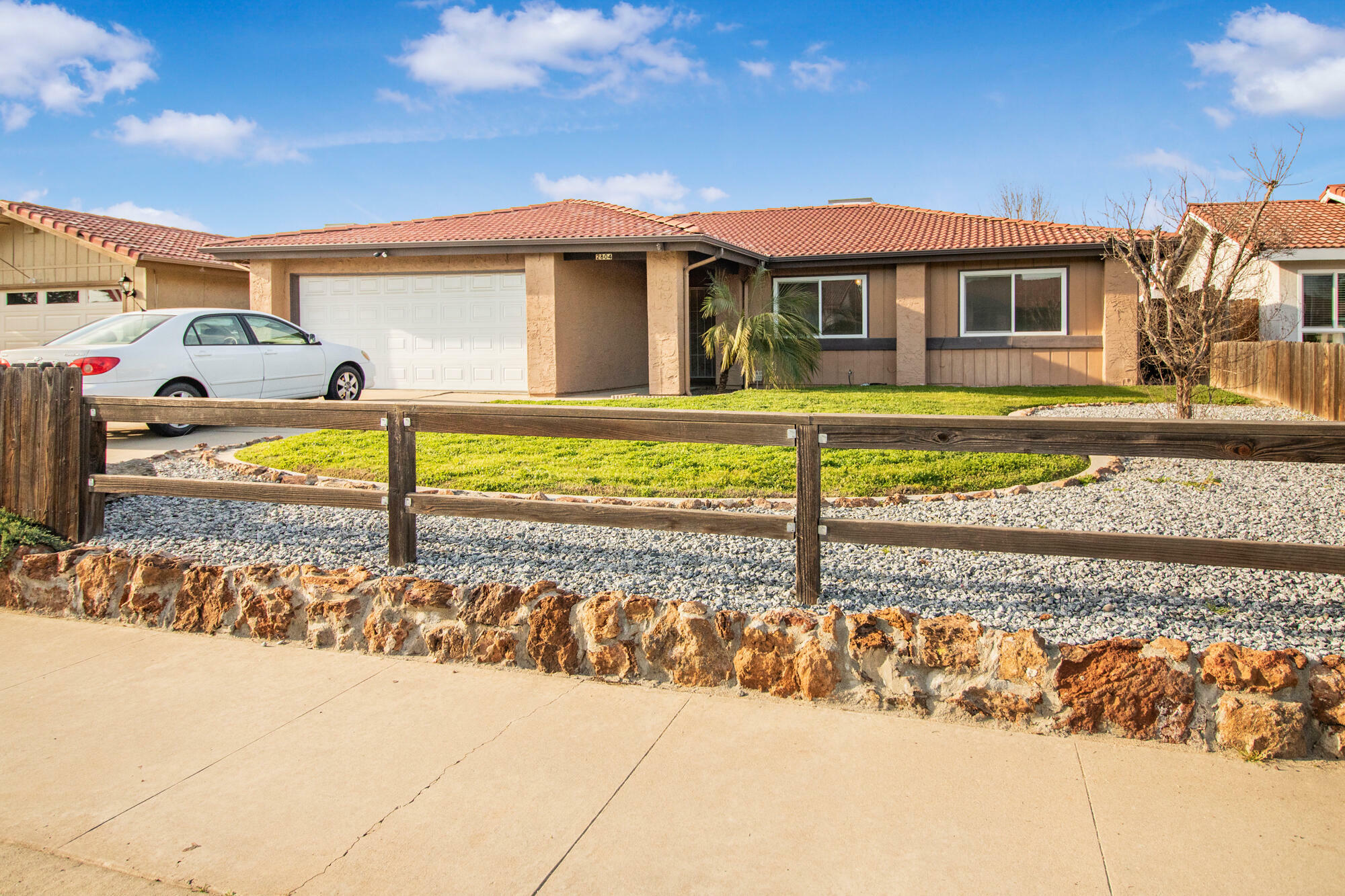 Property Photo:  2804 E Magnolia Court  CA 93292 