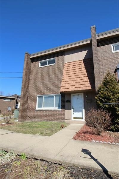 Property Photo: 117 Rivermont Ct PA 15024