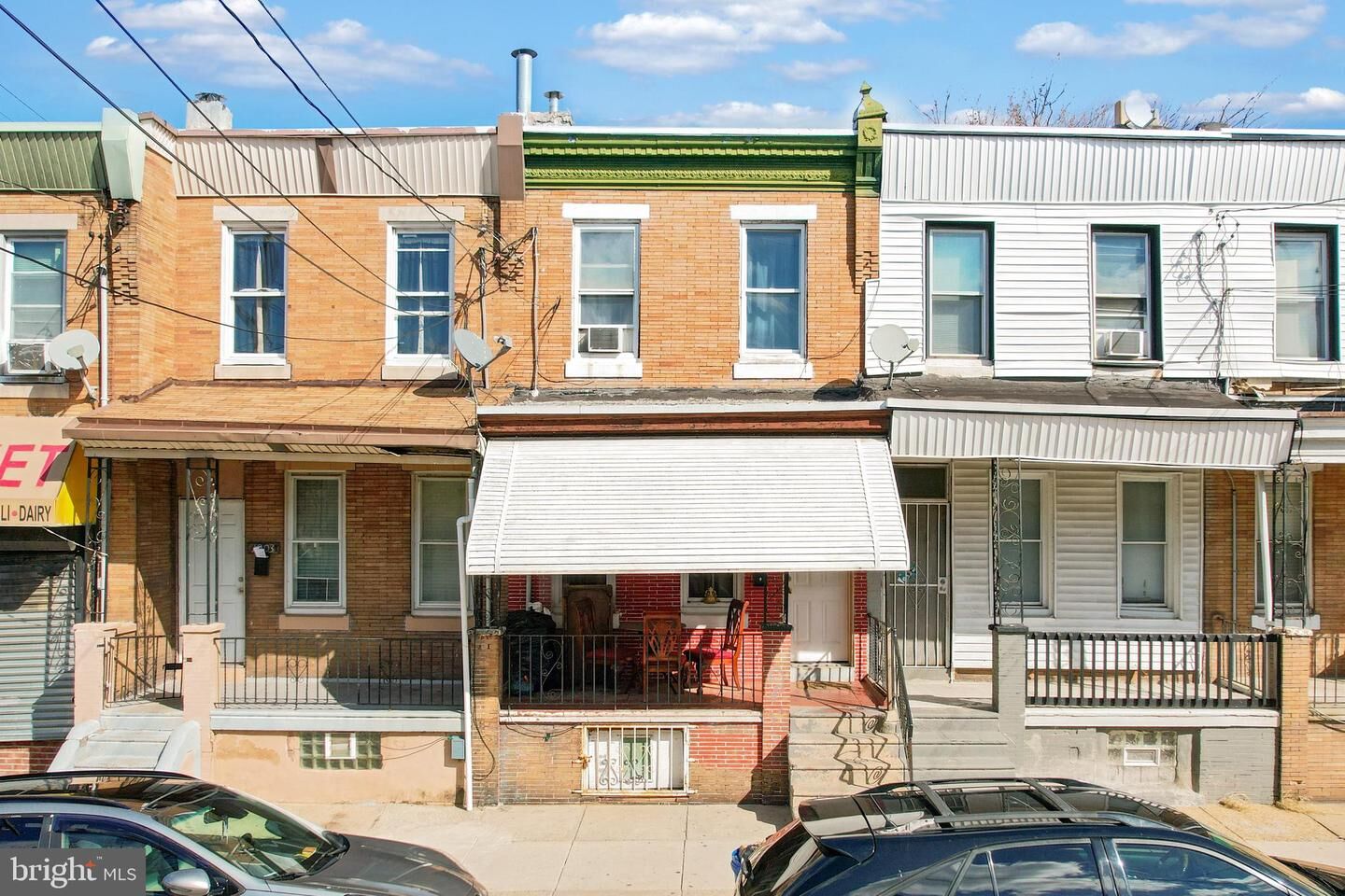 Property Photo:  1905 E Cambria Street  PA 19134 