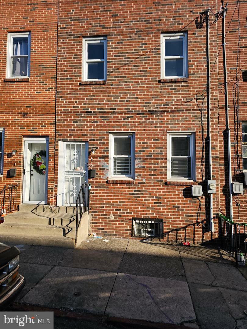 2513 N 4th Street  Philadelphia PA 19133 photo