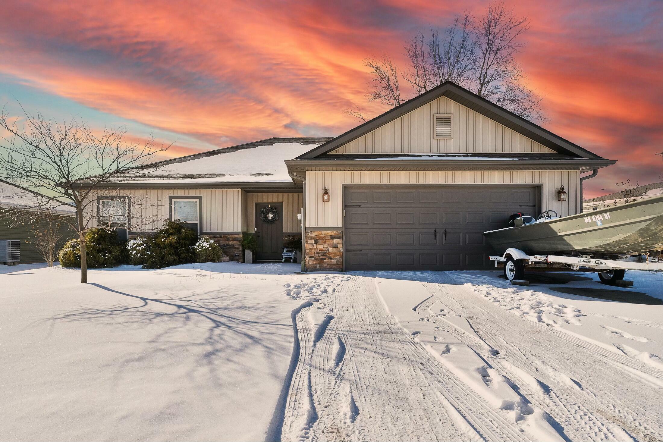 Property Photo:  102 E Liberty Ln  MO 65010 